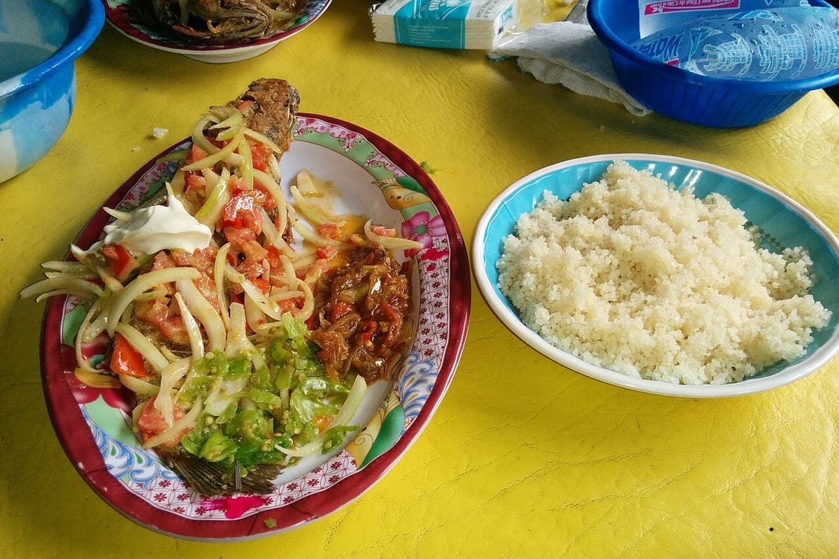 Attiéké mit Fisch